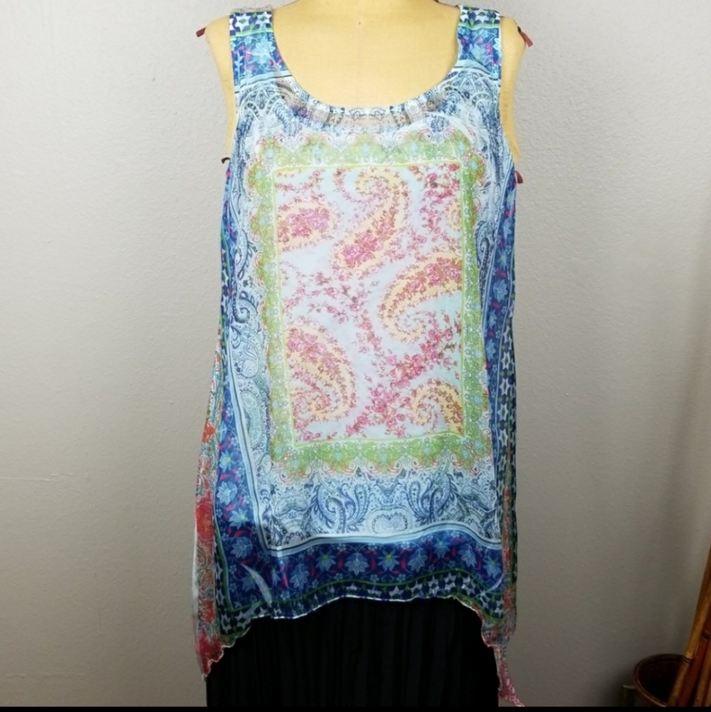 live and let live tunic size L EUC